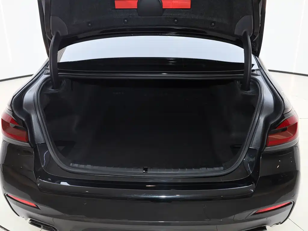 BMW 5 Series 2022 Model Refresh 530Li Leading Edition M Sport Package
