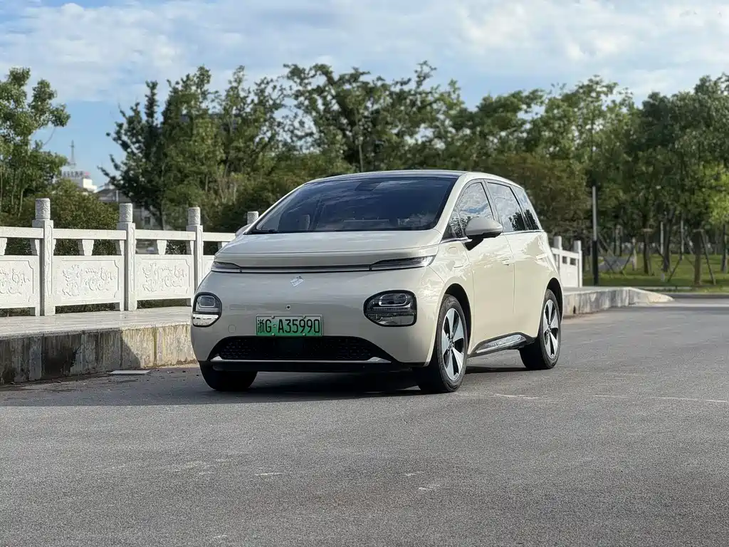 Baojun Yunduo 2023 Model 460 Max