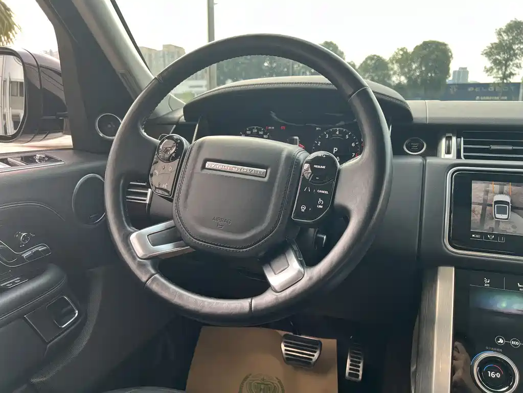 Range Rover 2022 3.0 L6 360PS Legacy Edition