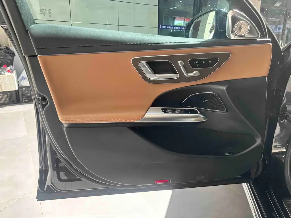 Mercedes-Benz E-Class 2024 E 300 L Fashion Edition