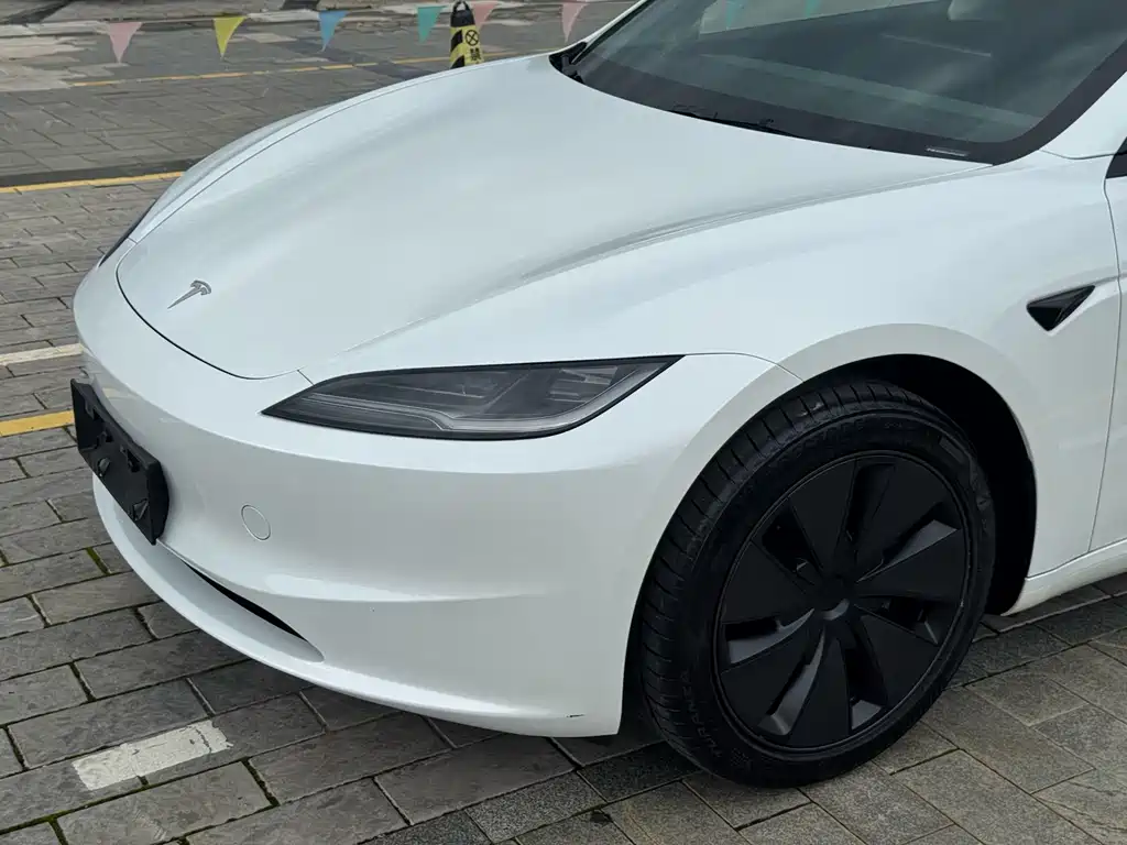 Model 3 Long Range Rear-Wheel Drive 2025 Edition