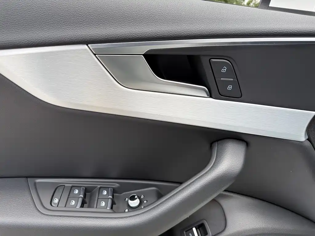 Audi A4L 2020 40 TFSI Fashion Dynamic Edition