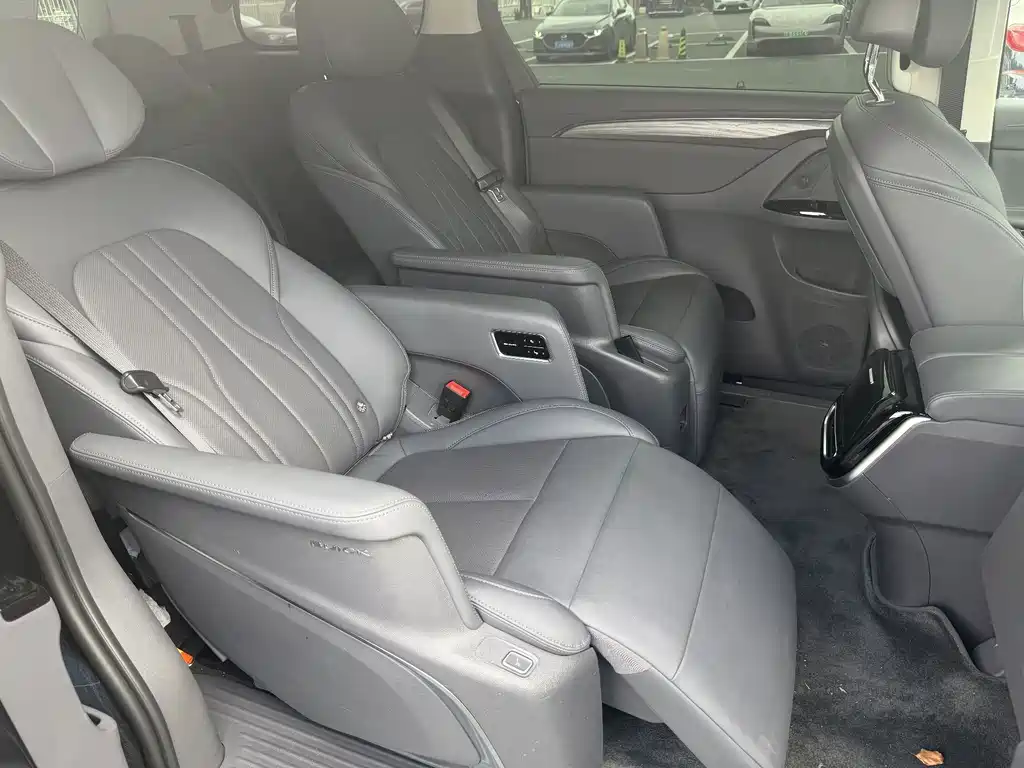 Buick GL8 New Energy 2025 陆尚尊享版