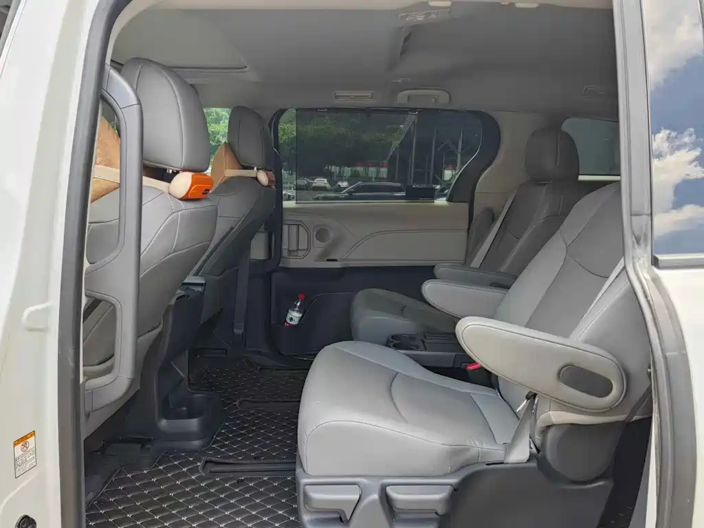 Buick GL8 New Energy 2025 陆尚尊享版