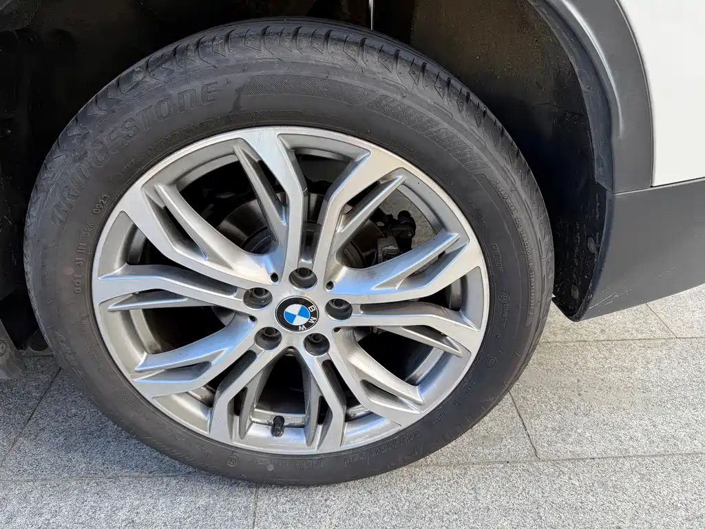 BMW X1 2018 sDrive20Li Leading Edition