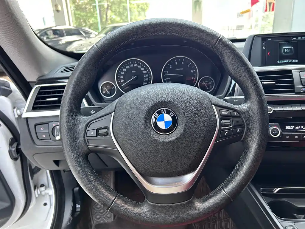 BMW 3 Series GT 2018 320i Sport Line