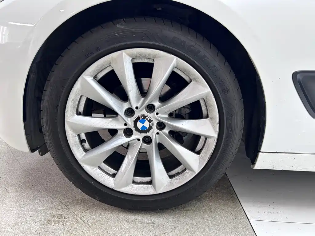 BMW 3 Series GT 2018 320i Sport Line