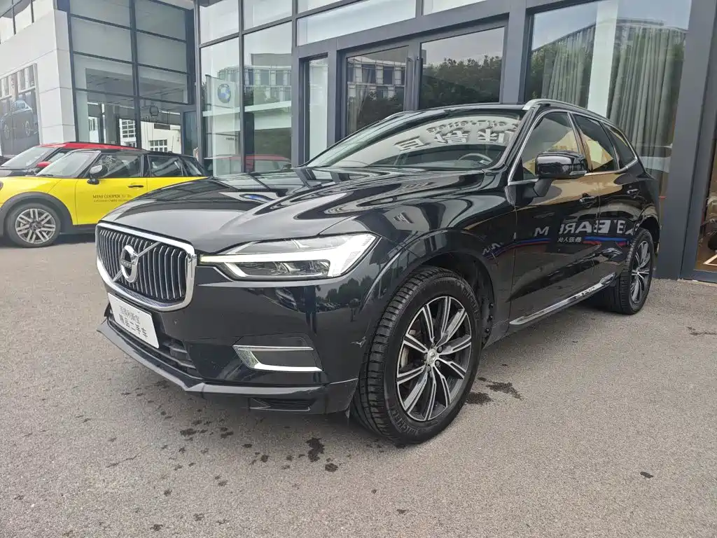Volvo XC60 2020 T5 AWD Intelligent Distance Luxury Edition