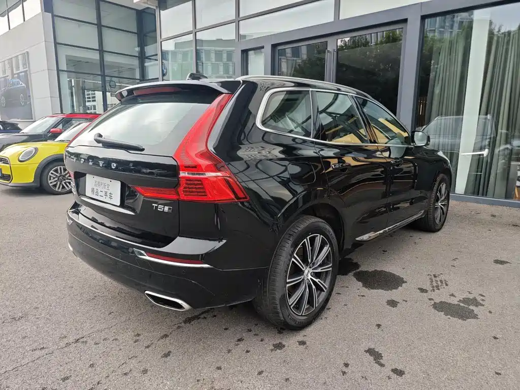 Volvo XC60 2020 T5 AWD Intelligent Distance Luxury Edition