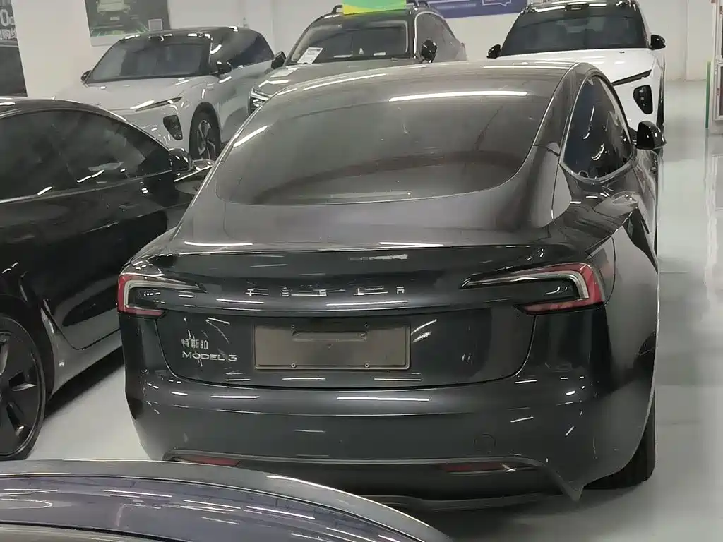 Model 3 Rear-Wheel Drive 2023