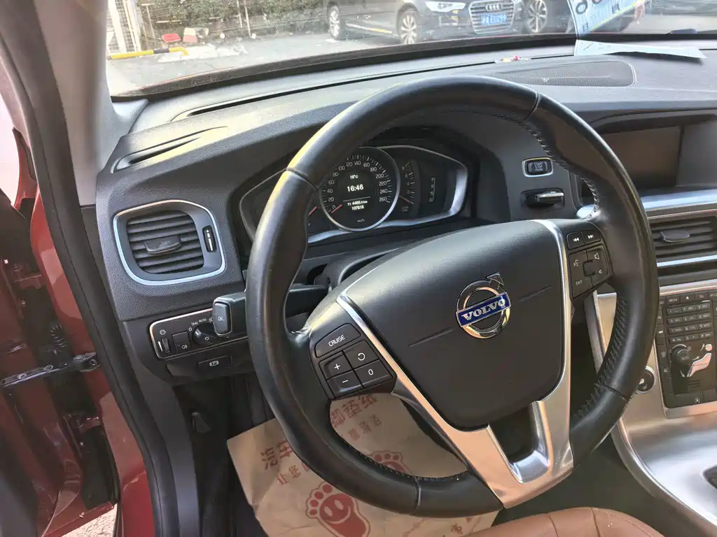 Volvo S60 2015 S60L 2.0T Smart Distance Edition