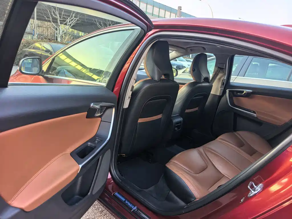 Volvo S60 2015 S60L 2.0T Smart Distance Edition