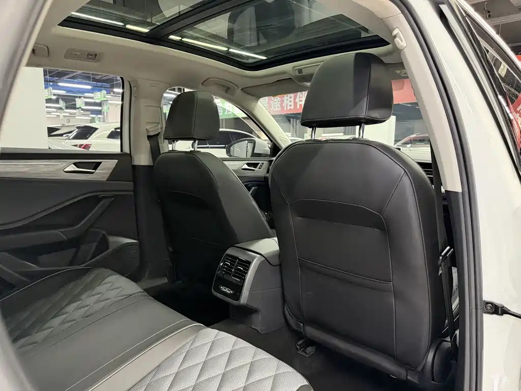2023 Volkswagen Sagitar 280 TSI DSG Beyond Edition