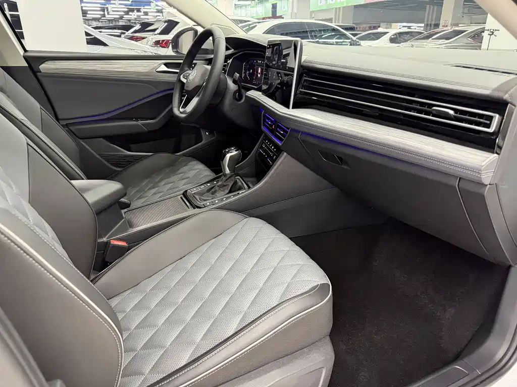 2023 Volkswagen Sagitar 280 TSI DSG Beyond Edition