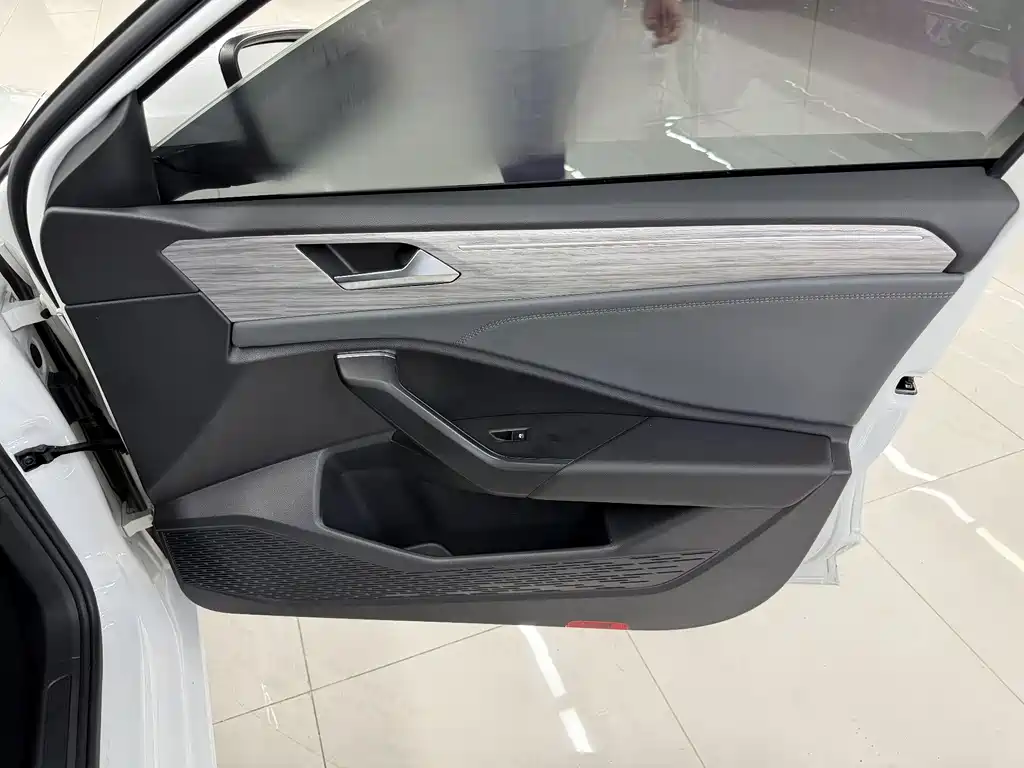 2023 Volkswagen Sagitar 280 TSI DSG Beyond Edition