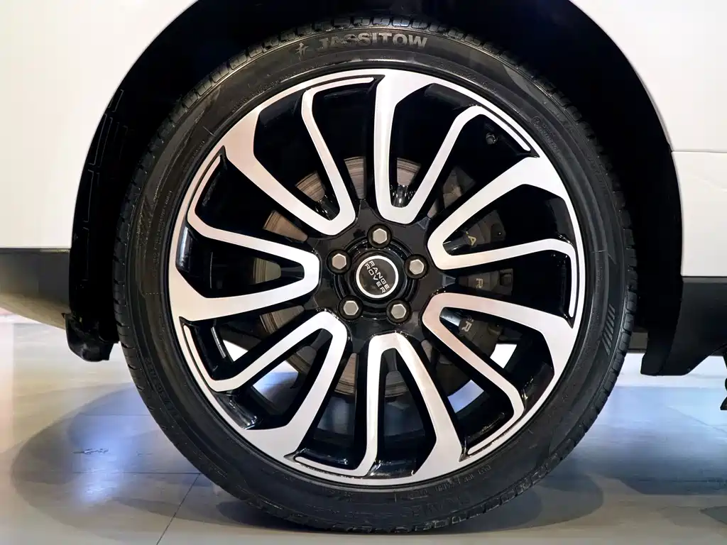 Range Rover 2019 3.0 SC V6 Long Wheelbase Edition