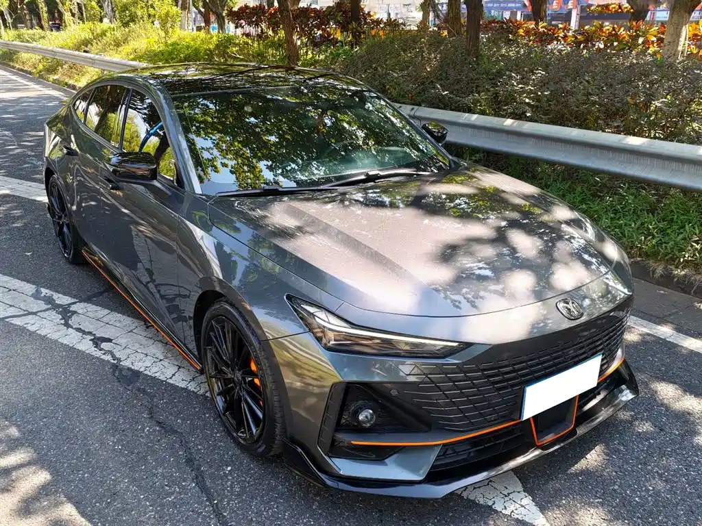 Changan UNI-V 2022 Model 1.5T Sports Edition
