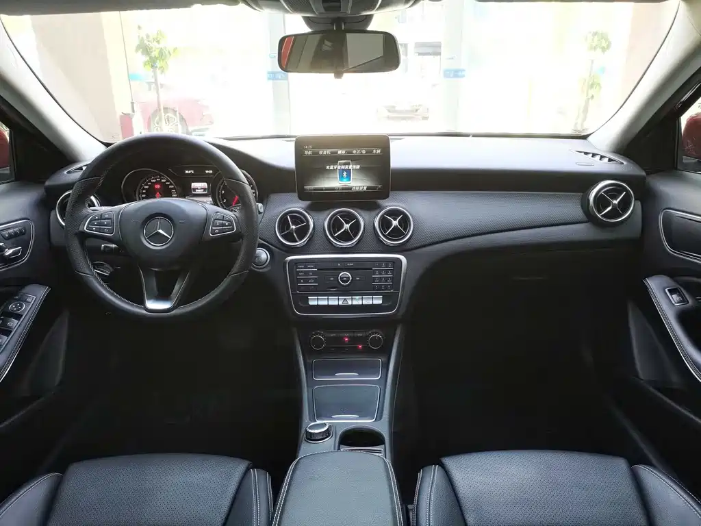Mercedes-Benz GLA 2017 GLA 200 Dynamic Edition