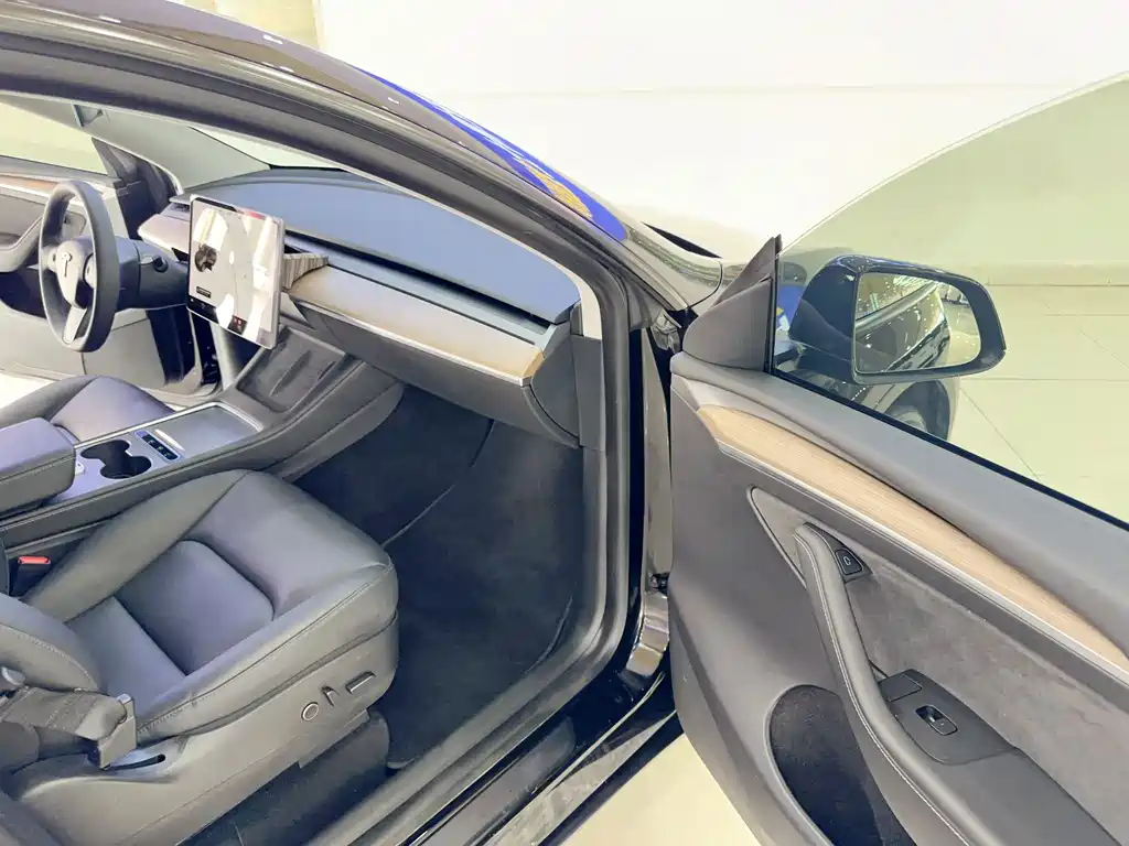 Model Y 2021 Long Range All-Wheel Drive Edition 3D7