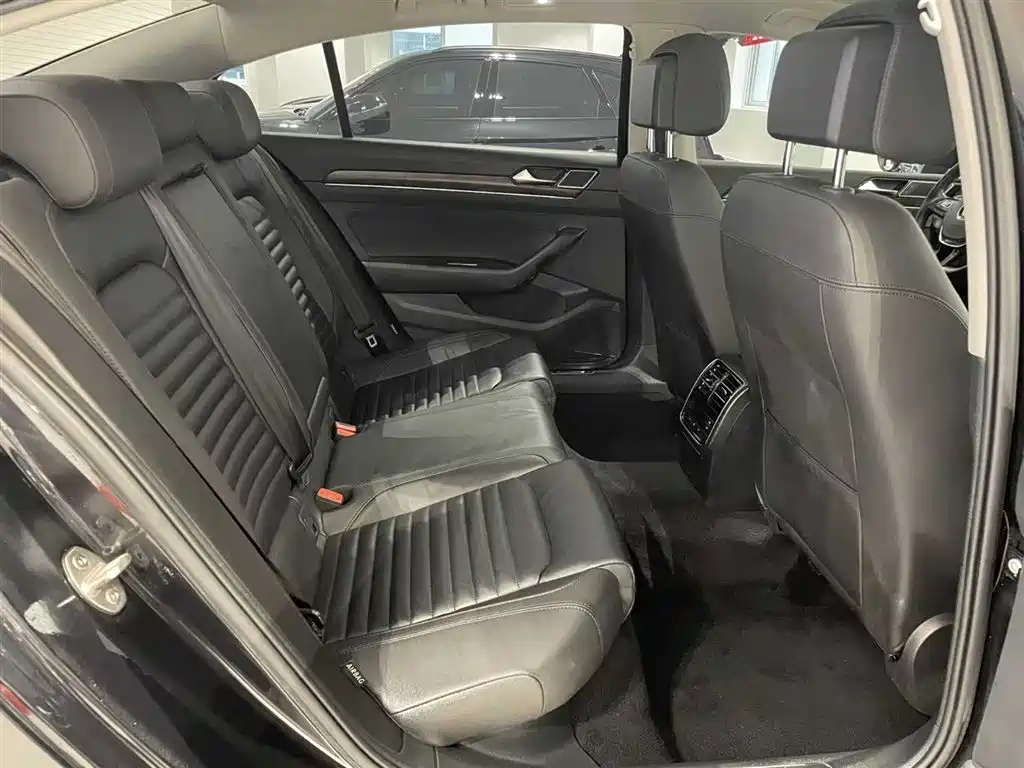 Magotan 2019 330TSI DSG Luxury Edition National VI