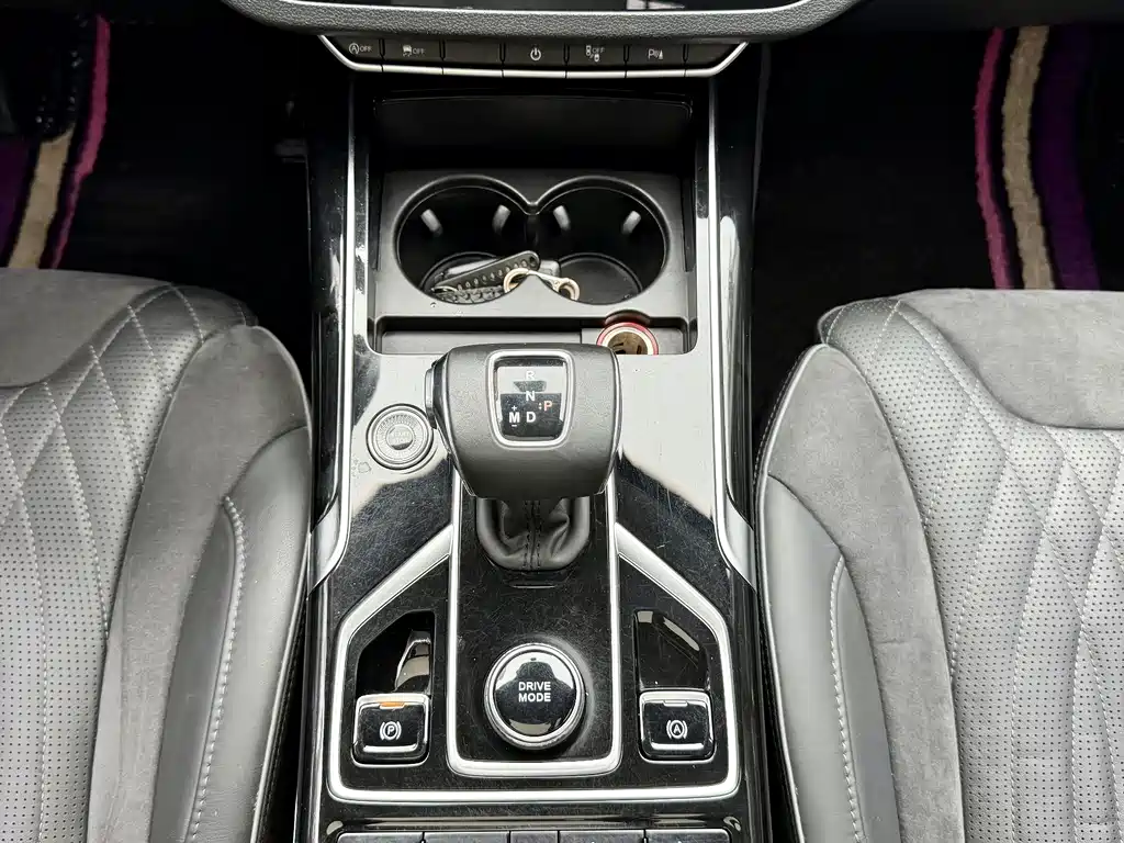 Hongqi HS5 2022 Model 2.0T ZhiLian QiXiang Edition