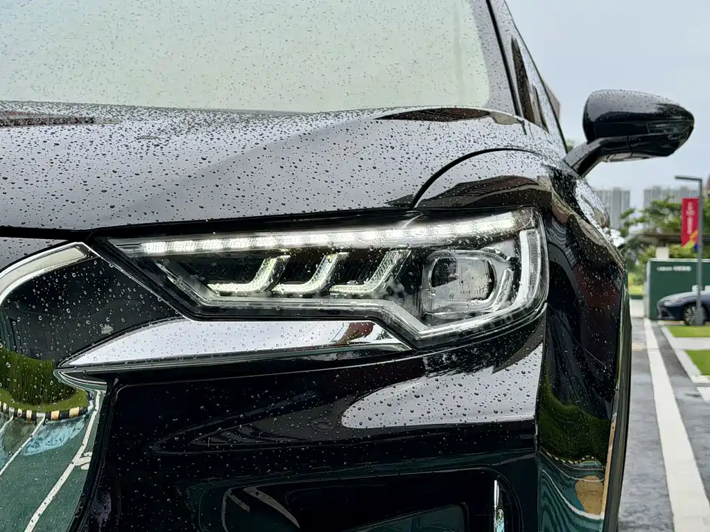 Hongqi HS5 2022 Model 2.0T ZhiLian QiXiang Edition