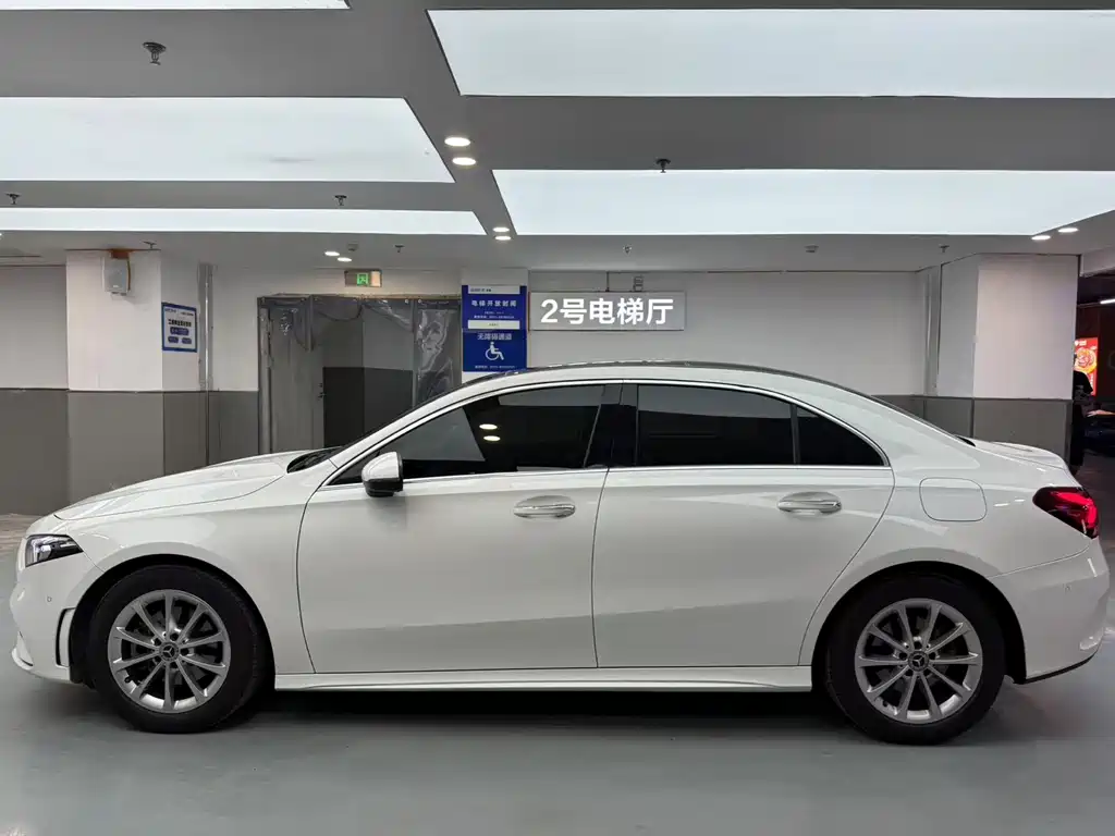 Mercedes-Benz A 200 L Sport Sedan Fashion Edition 2022 Facelift