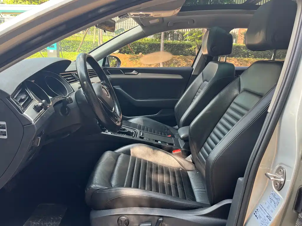 Mighty 2017 330TSI DSG Leading Edition
