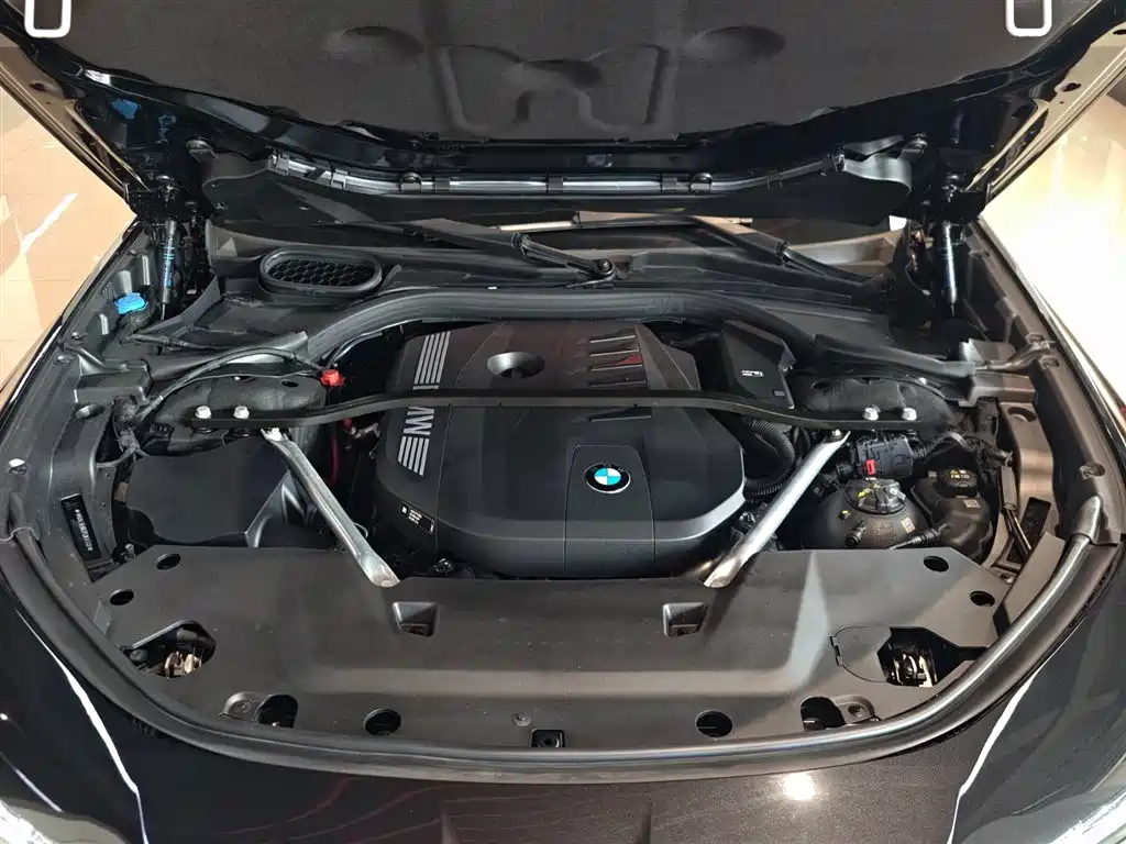 BMW 7 Series 2023 740Li Leading Edition M Sport Package