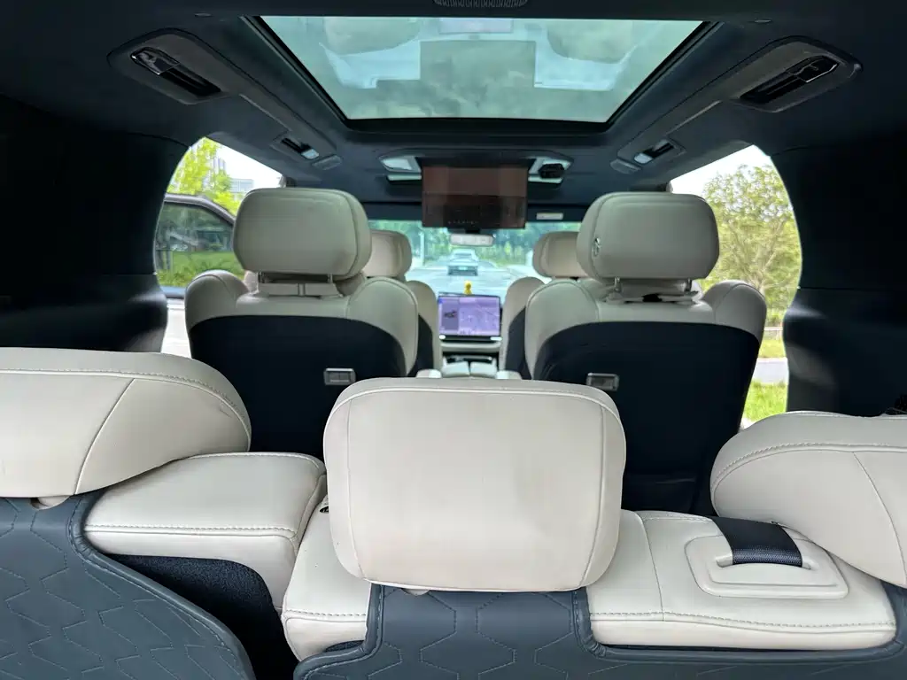 Jizhe 009 2024 7-Seat Passage Edition Four-Wheel Drive 108kWh