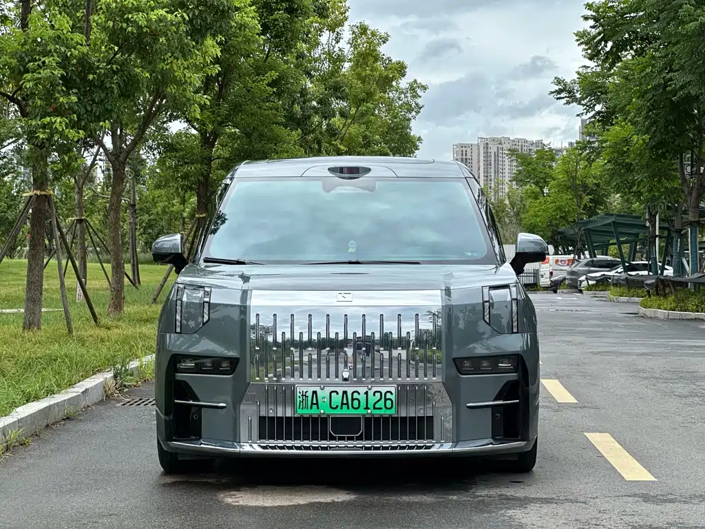 Jizhe 009 2024 7-Seat Passage Edition Four-Wheel Drive 108kWh