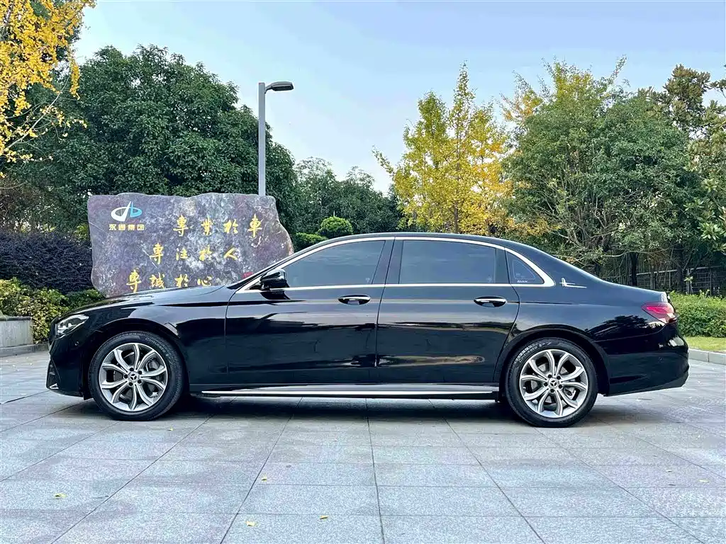 Mercedes-Benz E-Class 2022 Facelift E 300 L Sporty and Stylish Edition