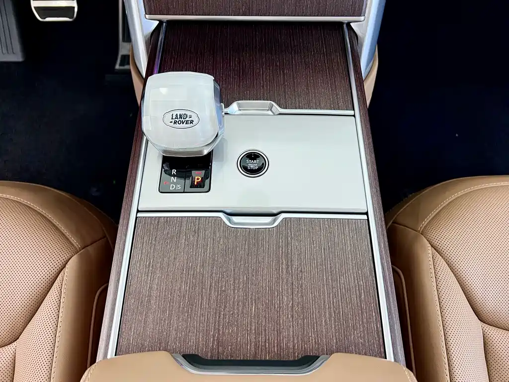 Range Rover 2024 Edition 3.0 L6 400PS Grand Extended 7-seater