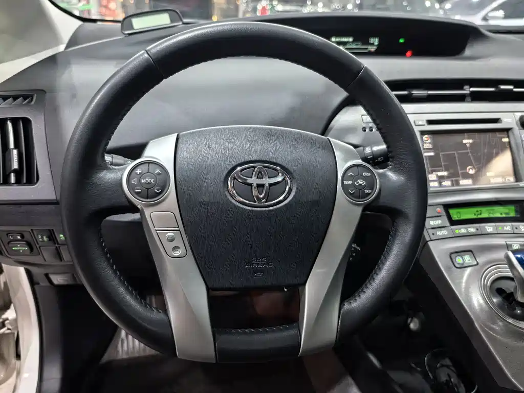 Prius 2012 model Luxury Advanced Edition
