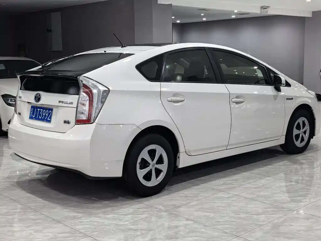 Prius 2012 model Luxury Advanced Edition