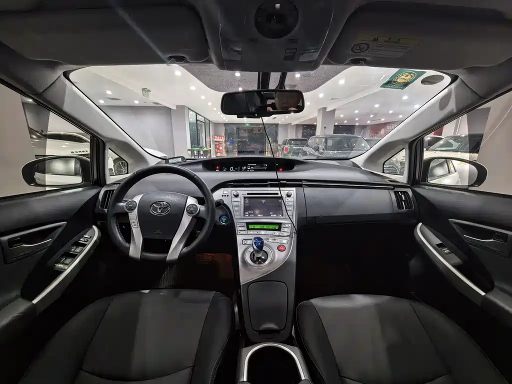 Prius 2012 model Luxury Advanced Edition