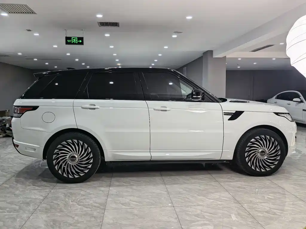 Range Rover Sport 2017 3.0 SC V6 Momentum Edition DYNAMIC