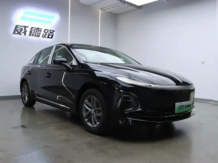 Hongqi E-QM5 2025 Edition 500km Rental Version