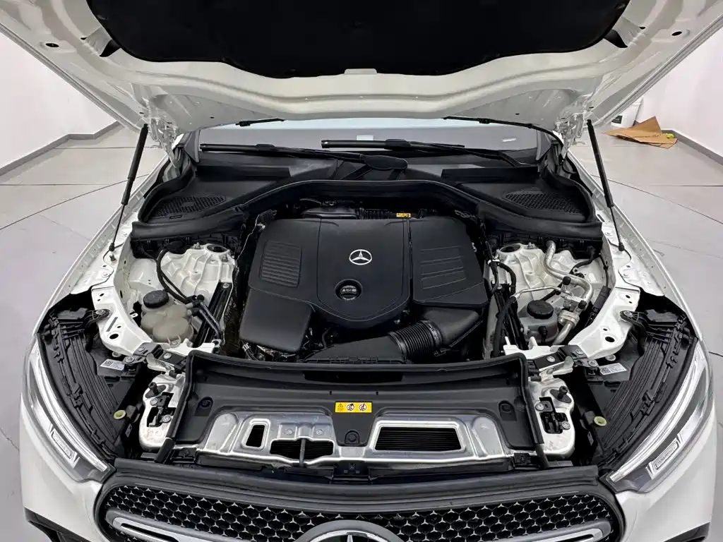 Mercedes-Benz GLC 2023 Facelift 260 L 4MATIC Dynamic Edition 5-Door
