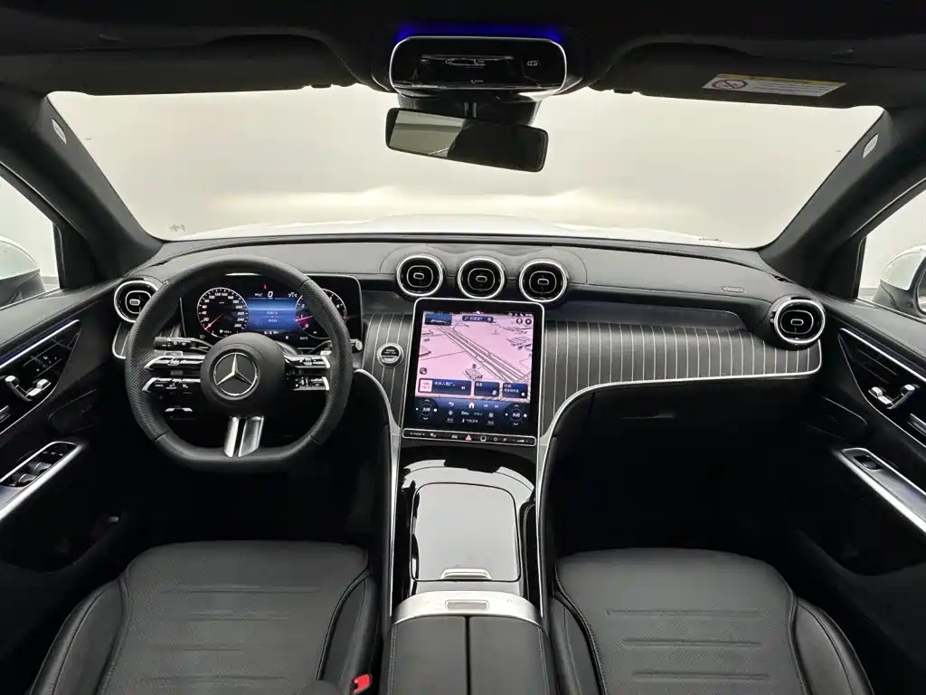 Mercedes-Benz GLC 2023 Facelift 260 L 4MATIC Dynamic Edition 5-Door