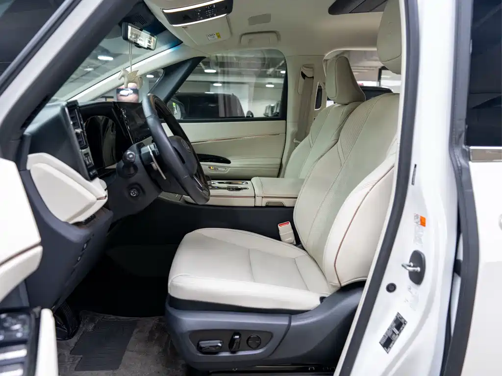Lexus LM 2023 350h 7-Seat Grandeur Edition