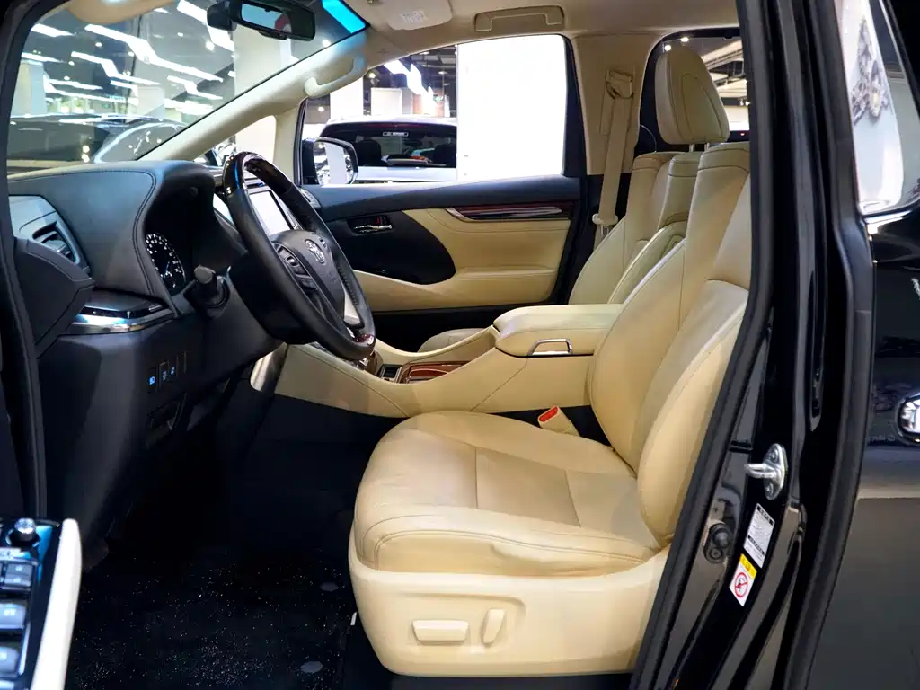 Alphard 2015 Luxury Edition