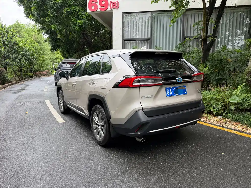 Velaranda 2022 model Hybrid 2.5L E-CVT two-wheel drive luxury edition