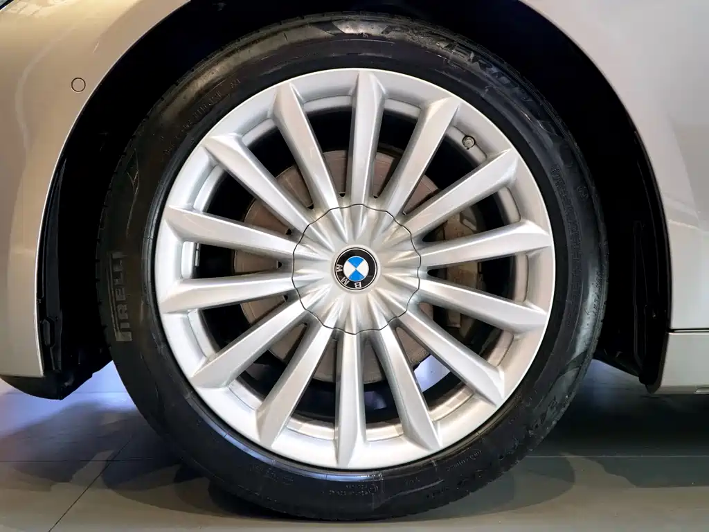 BMW 7 Series 2021 730Li Luxury Package