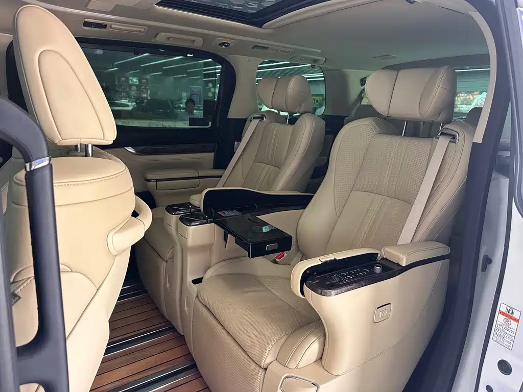 Alphard 2021款 Hybrid 2.5L Zhenxiang Edition
