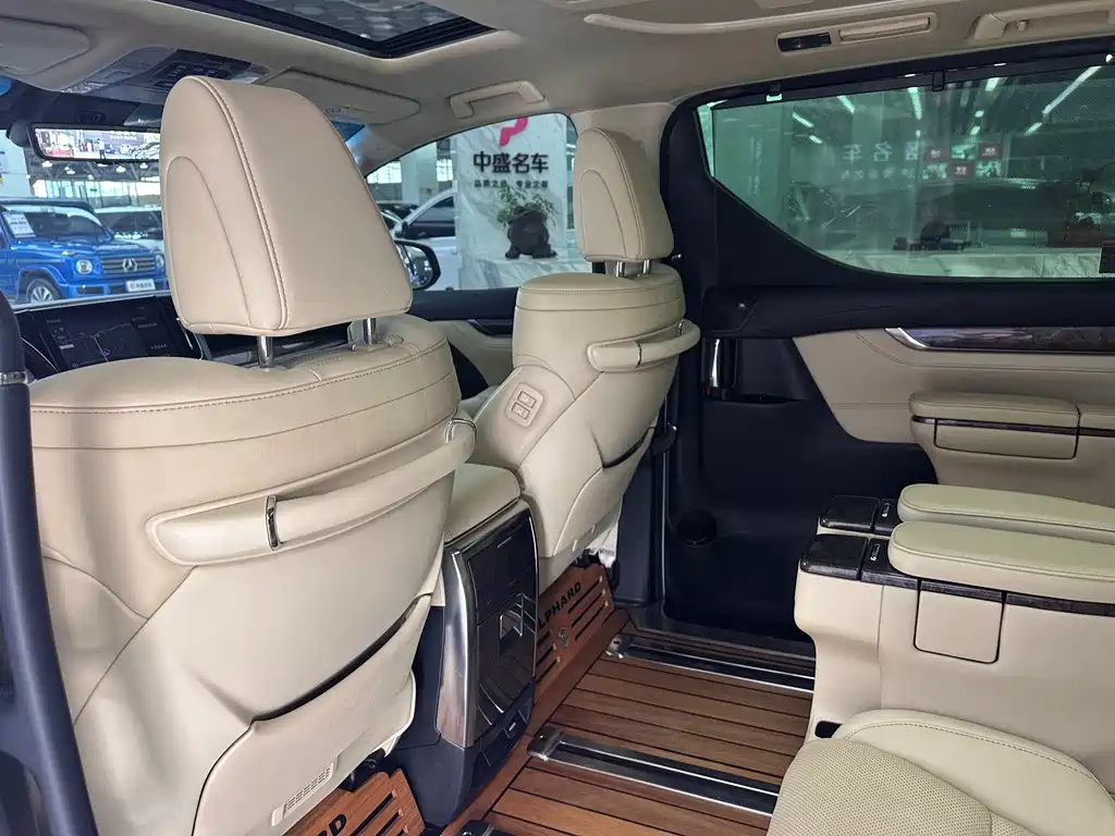 Alphard 2021款 Hybrid 2.5L Zhenxiang Edition
