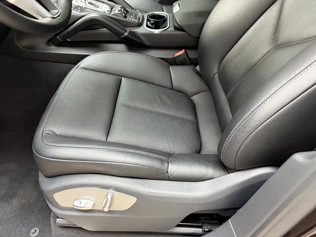 Cayenne 2015 Model Cayenne 3.0T