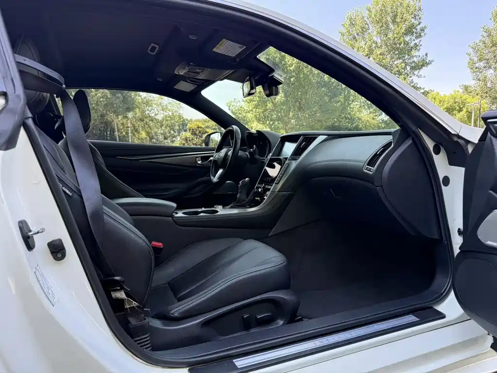 Infiniti Q60 2017 2.0T Luxury Edition