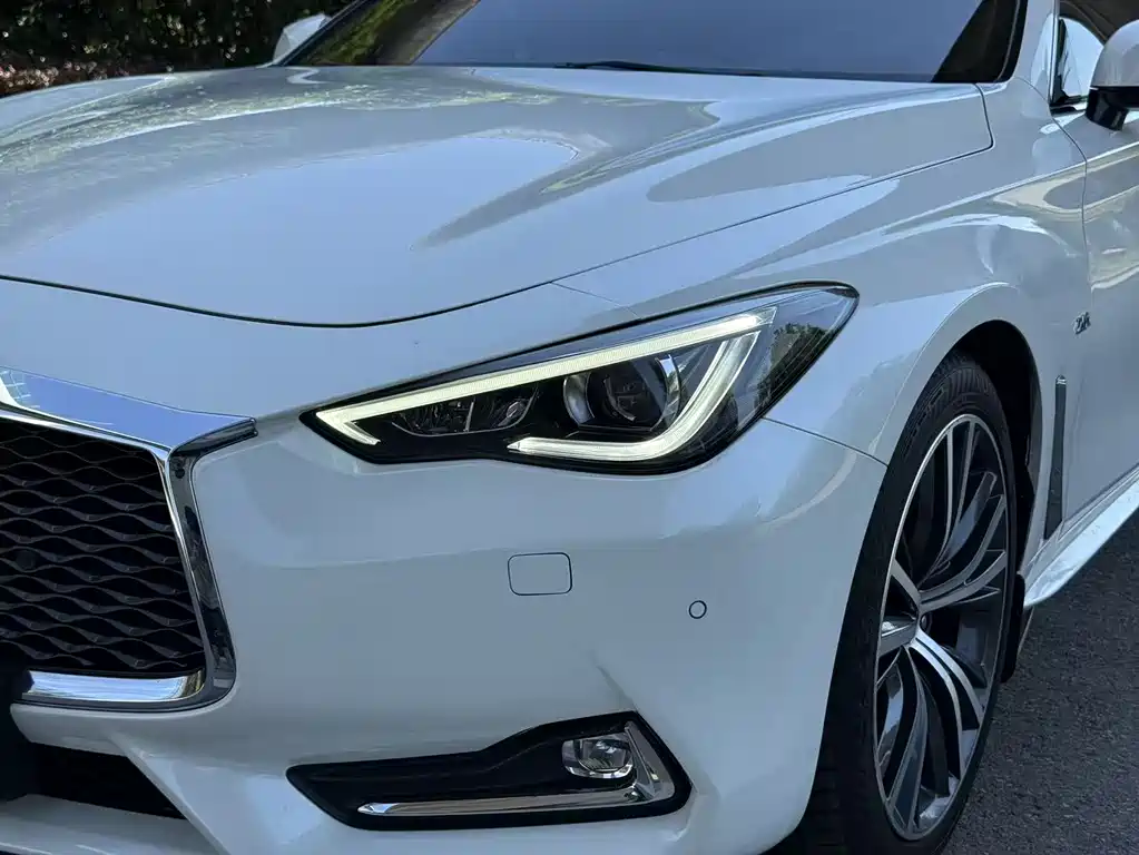 Infiniti Q60 2017 2.0T Luxury Edition