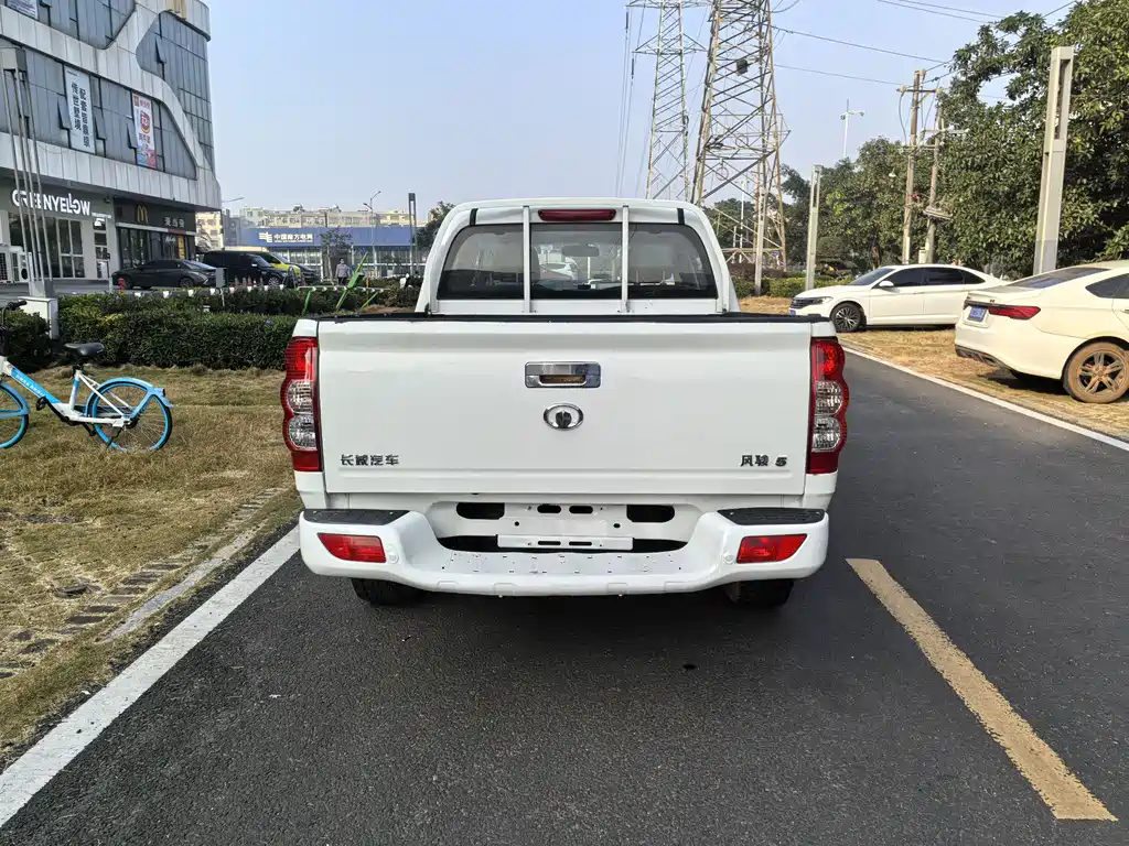 Fengjun 5 2021 2.4L Gasoline 2WD Advance Edition Double Cab National VI 4K22D4M